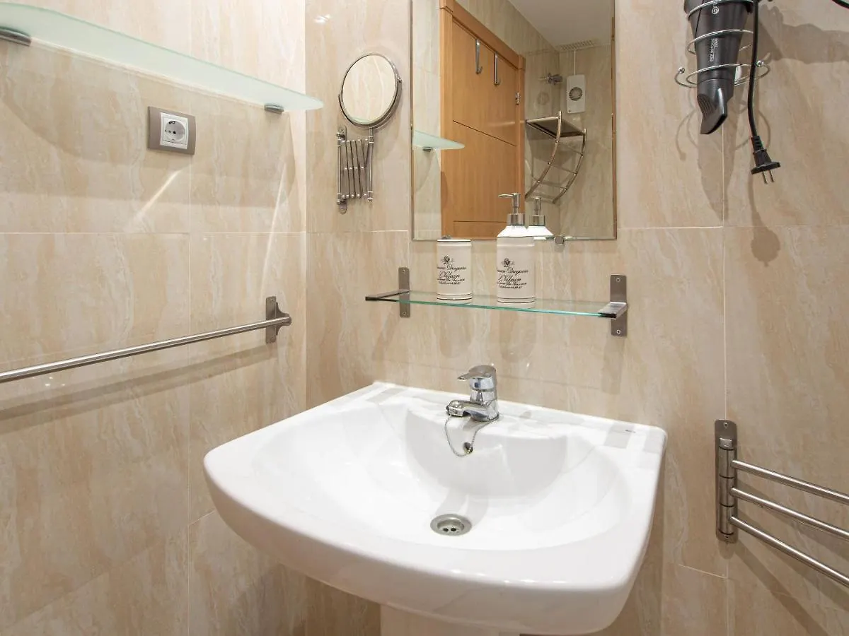 2091- Apt Close From All Amenities Манилва Испания